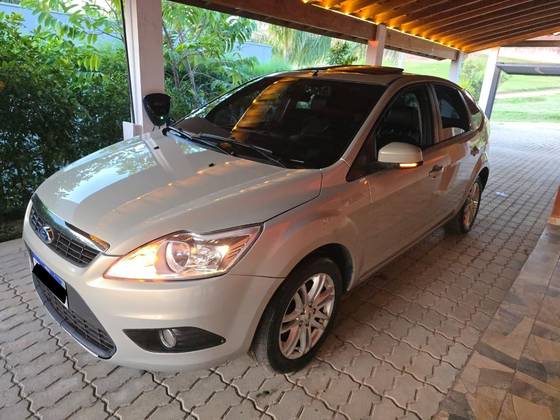 FORD FOCUS 2.0 GHIA 16V FLEX 4P AUTOMÁTICO FORD FOCUS 2.0 GHIA 16V FLEX 4P AUTOMÁTICO